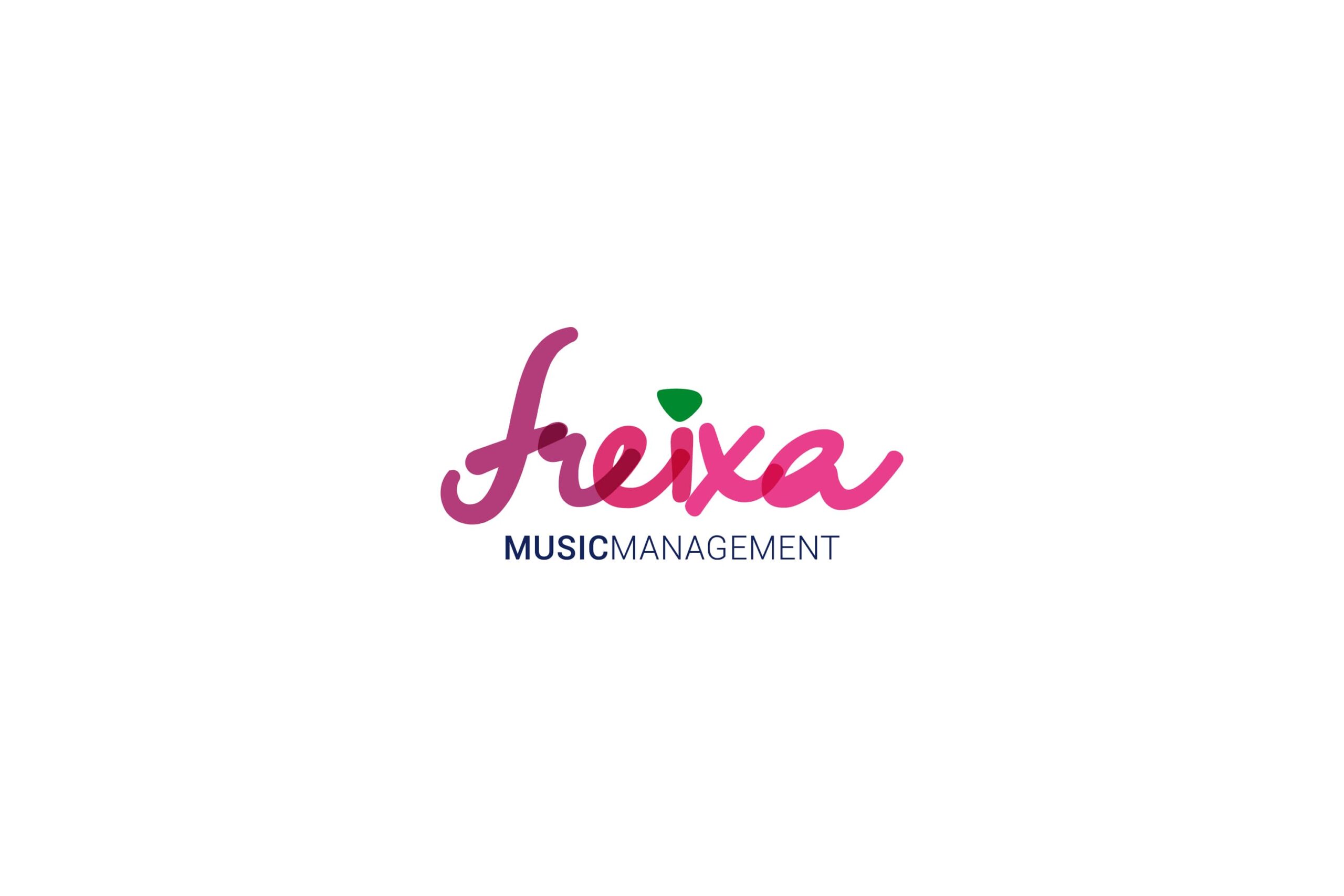 Logotipo Freixa Music rosa sobre papel blanco branding por The Acctitude